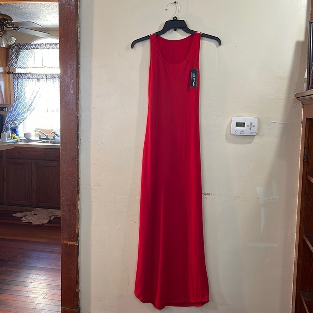 Red Maxi Sleeves less Dress🏈